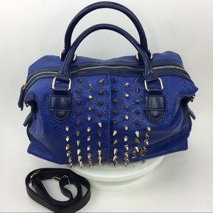 Medium handbag w/spikes, comes w/shoulder strap
